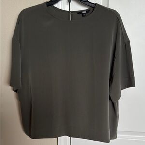 Uniqlo Sage Boxy Short Sleeve Blouse